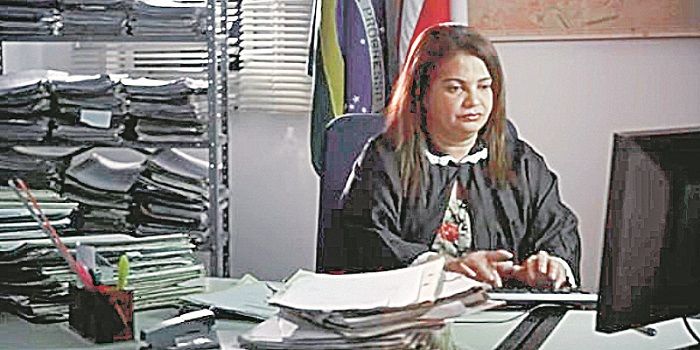 Antonia Faleiros durante atuação como juíza: “Sempre tive a preocupação de não dar desgosto para meus pais” (Foto: Reprodução/Vídeo)