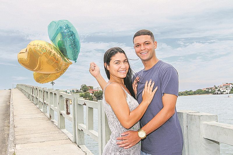 Samantha Alves Christ, de 21 anos, enfermeira, e o executivo comercial Kaio Alves Natividade, 24 (Foto: Leone Iglesias/ AT)