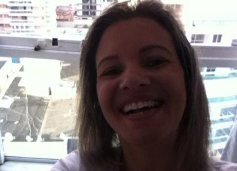 Lucineia Contarato tinha 44 anos e atuava na linha de frente no combate ao novo coronavírus. (Foto: Reprodução/Facebook)