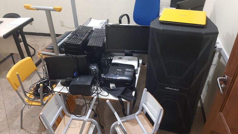 Material recuperado na casa do vigilante, em Nova Venécia (Foto: Divulgação/PCES)