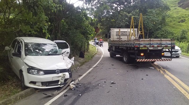 O motorista colidiu na traseira de um caminhão na rodovia ES-391, em Mimoso do Sul (Foto: Divulgação)