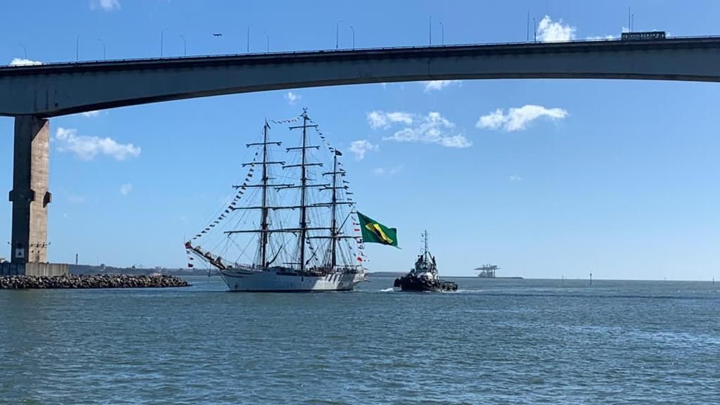 A embarcação foi construída em 1998, em Amsterdã, na Holanda, e foi incorporado à Marinha do Brasil em março de 2000 (Foto: Divulgação/Capitania dos Portos do Espírito Santo)