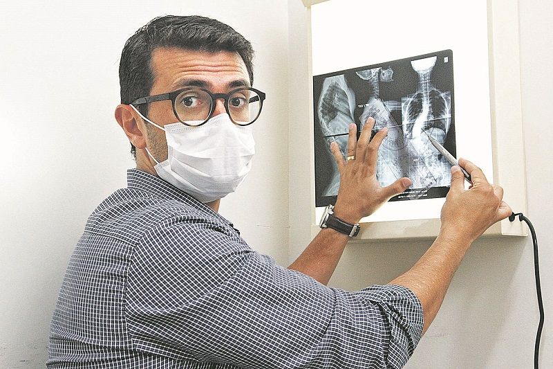 O cirurgião Charbel Jacob diz que demora em ir ao médico pode agravar quadro e levar o paciente à cirurgia (Foto: Leone Iglesias/AT)