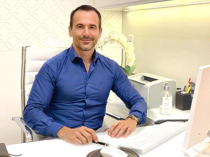 O cirurgião vascular Andre Campana faz alerta sobre falsas promessas de cura das varizes (Foto: Divulgação)
