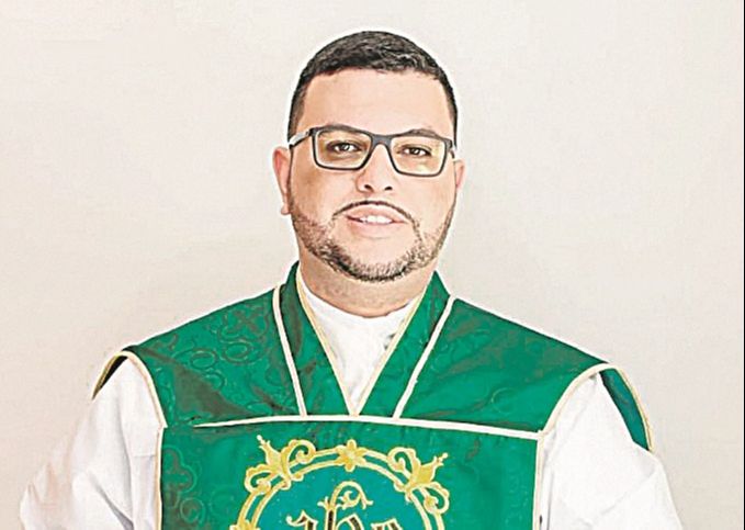 Padre Kleber Santos Júnior, de 34 anos (Foto: Divulgação/Aves)