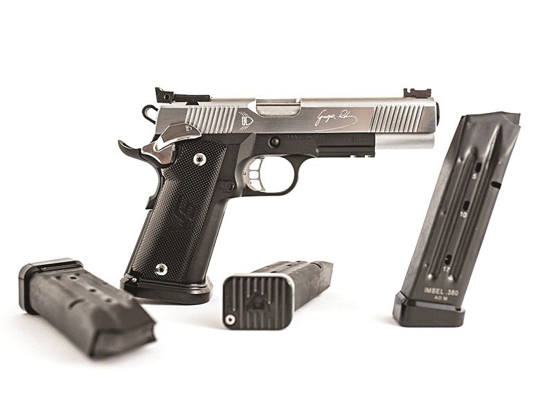 Pistola da Imbel: contratação em todos os níveis de escolaridade (Foto: Divulgação)