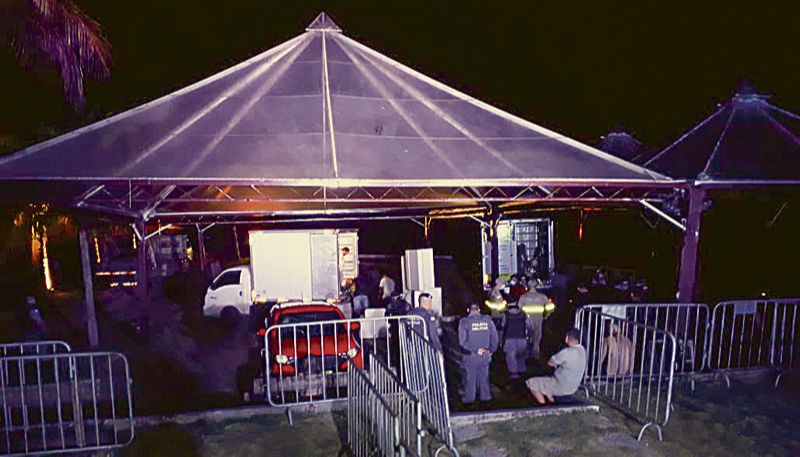 Polícia Militar durante fiscalização de festa clandestina em Guarapari (Foto: Divulgação / PMES)