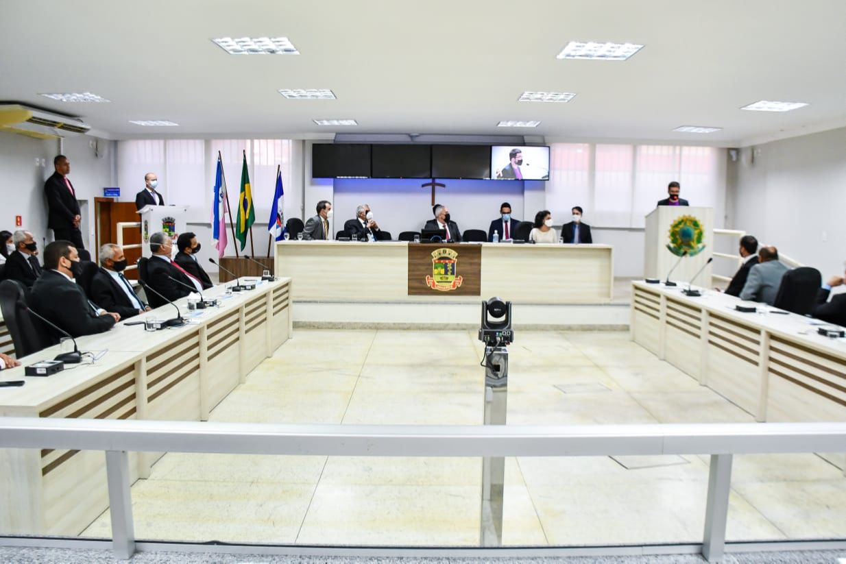 Posse do prefeito, vice e vereadores de Linhares (Foto: Felipe Tozatto)