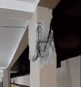 Rachadura em coluna de prédio em Nova Itaparica, Vila Velha (Foto: Enviada por WhatsApp)