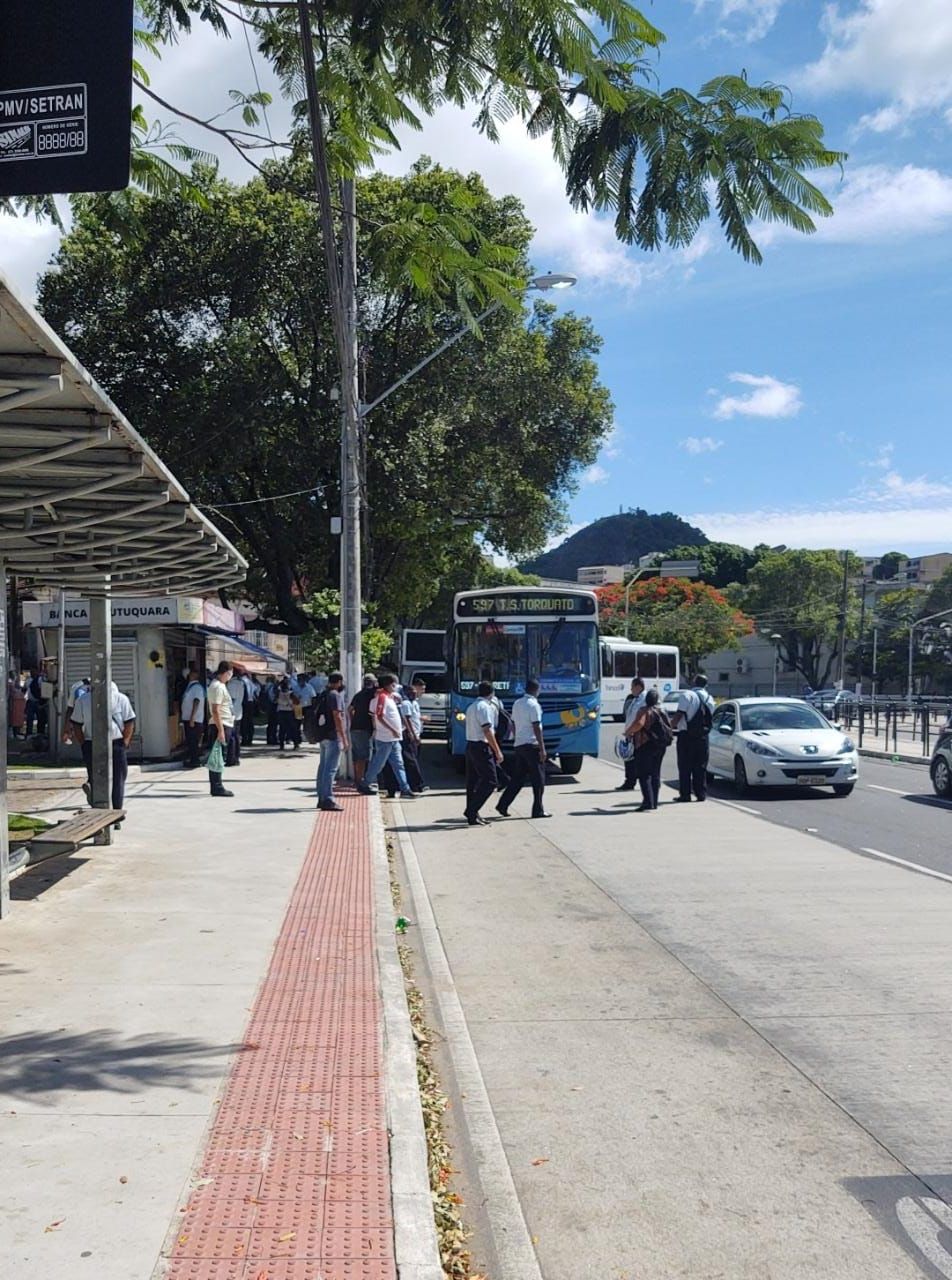 Protesto de cobradores em Jucutuquara (Foto: Leyson Mattos)