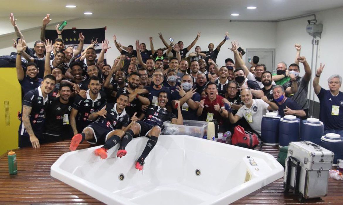 Comemoração dos jogadores do Remo (Foto: Keviin Duck/ Remo/ Divulgação)