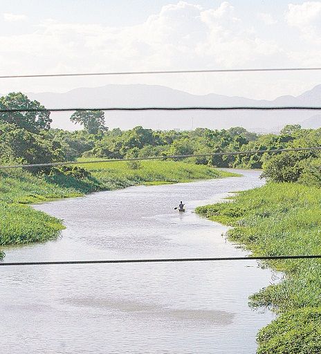 Rio Jucu abastece Vila Velha e parte de Cariacica, Viana e Vitória (Foto: Fábio Nunes/AT)