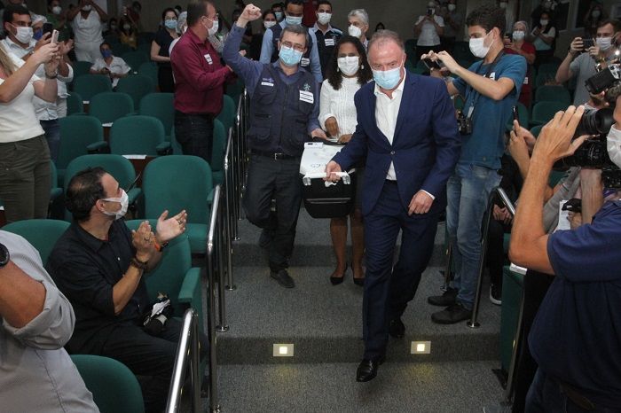 Espírito Santo recebe as doses da vacina contra a covid-19 (Foto: Beto Morais/AT)