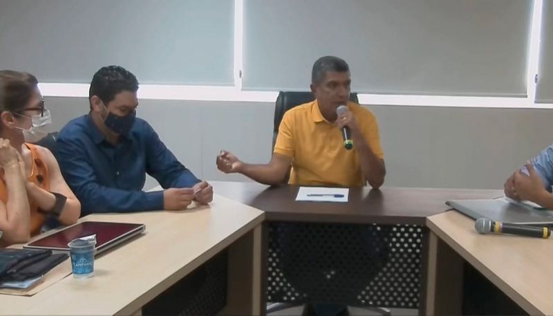 Reunião foi realizada na manhã deste sábado (Foto: Reprodução / Youtube)
