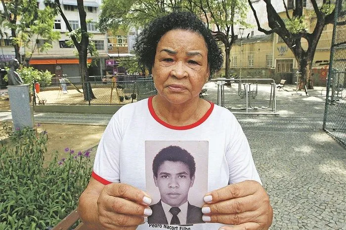 Imagem ilustrativa da imagem Após filhos serem assassinados, mães ajudam na investigação