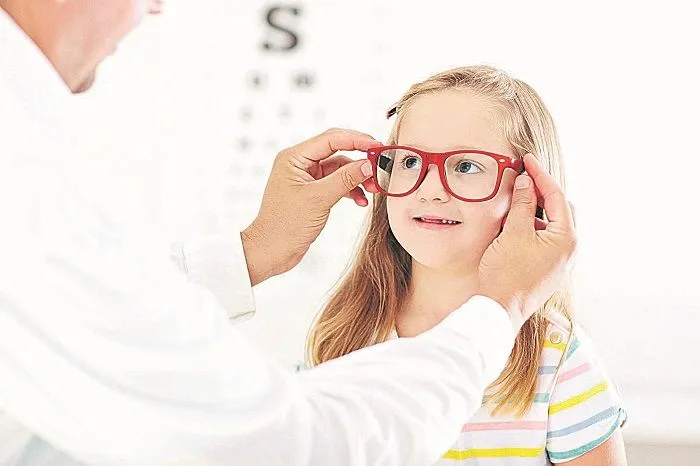 Miopia, astigmatismo e hipermetropia são os problemas mais comuns entre o público infantil