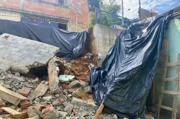 Imagem ilustrativa da imagem Após muro desabar, 11 pessoas vão ficar fora de casa por 2 meses em Cariacica