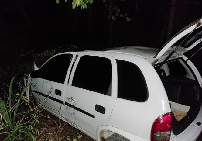 Imagem ilustrativa da imagem Três pessoas morrem em acidente entre carro e moto em Aracruz