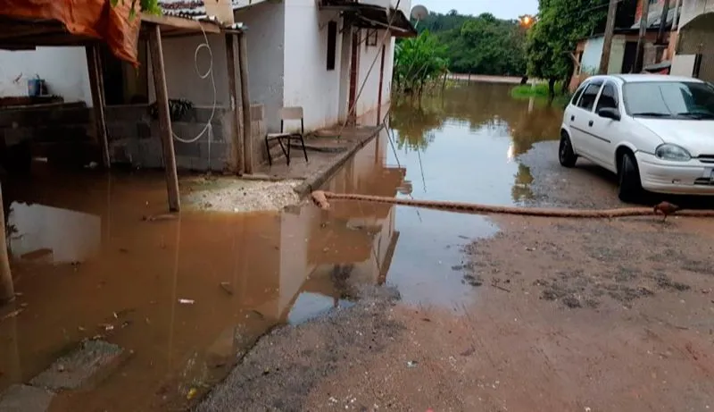 Imagem ilustrativa da imagem Rio Itapemirim sobe 2,54m acima do leito e deixa Defesa Civil em alerta