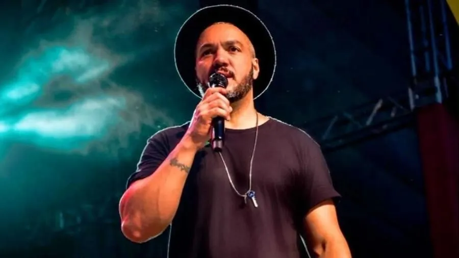 Imagem ilustrativa da imagem Belo é solto após passar noite na cadeia por show na pandemia