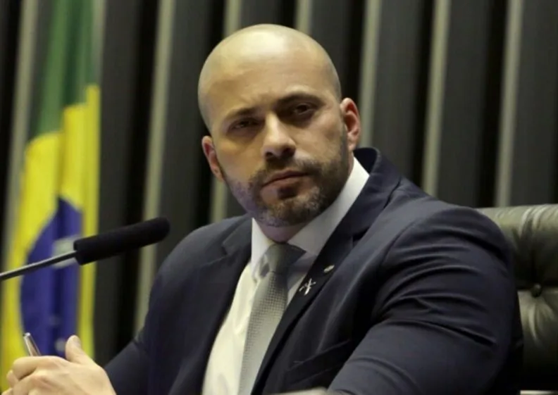Imagem ilustrativa da imagem PT, PSOL e PCdoB unem discurso para cassar mandato de Daniel Silveira