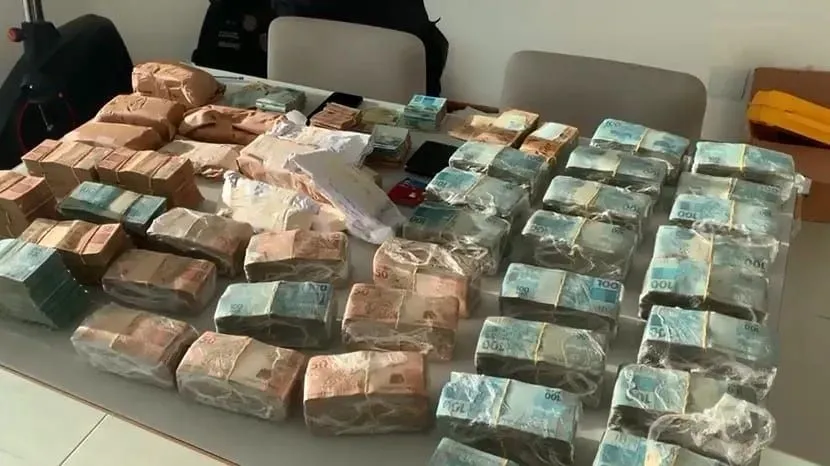 Imagem ilustrativa da imagem Hacker preso com R$ 7 milhões em Cachoeiro é solto ao pagar R$ 110 mil de fiança