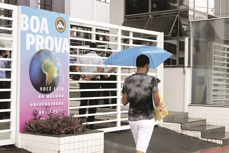 Imagem ilustrativa da imagem Quem perdeu o Enem tem até 6ª feira para pedir nova prova