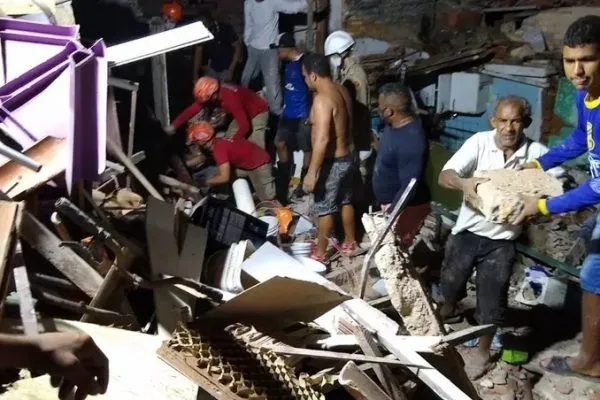 Imagem ilustrativa da imagem Explosão de botijão de gás deixa quatro mortos e dois feridos
