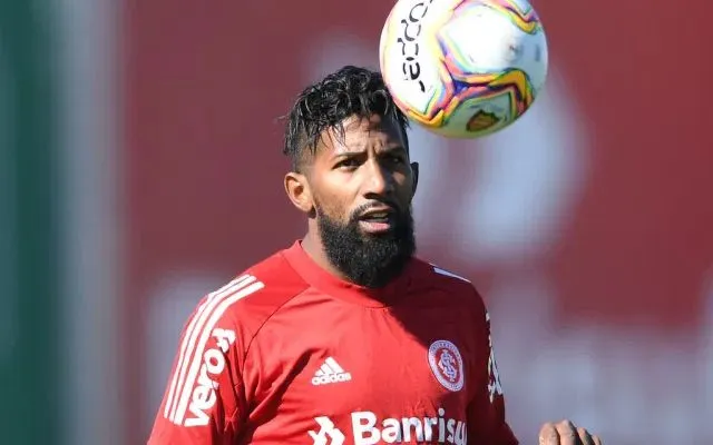 Imagem ilustrativa da imagem Torcedor doa R$ 1 milhão para o Inter escalar Rodinei contra o Flamengo