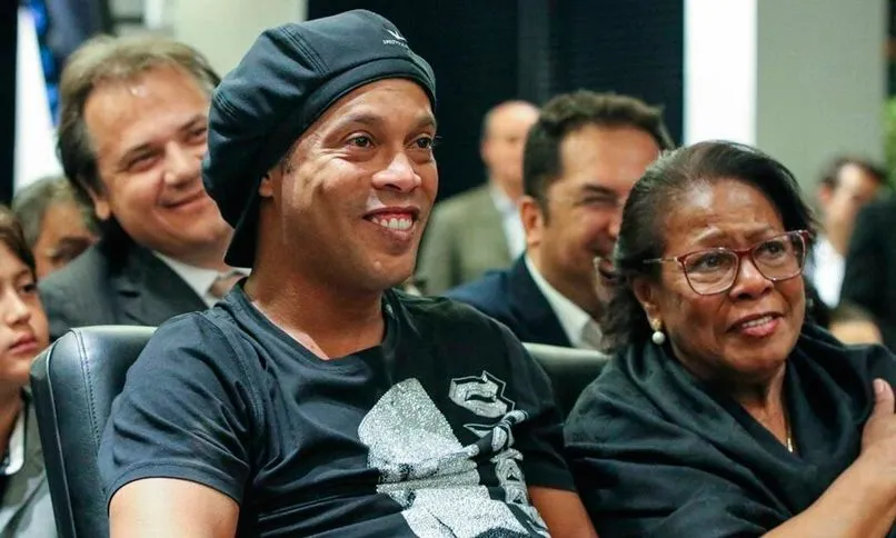 Imagem ilustrativa da imagem Mãe de Ronaldinho Gaúcho, Dona Miguelina morre vítima da covid-19