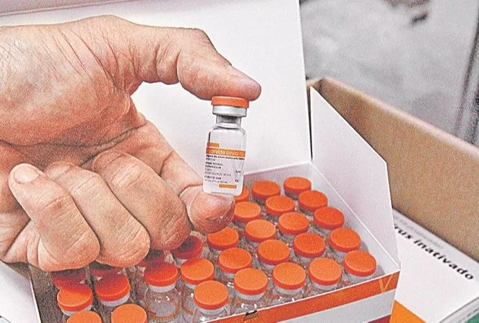 Imagem ilustrativa da imagem Prefeito do Rio diz que vai suspender vacinação por falta de doses