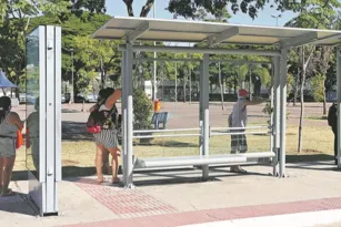 Imagem ilustrativa da imagem Lixeiras em abrigos