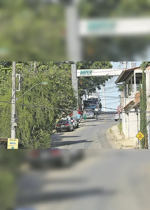 
          Imagem ilustrativa da imagem Dez minutos a pé até o ponto
          