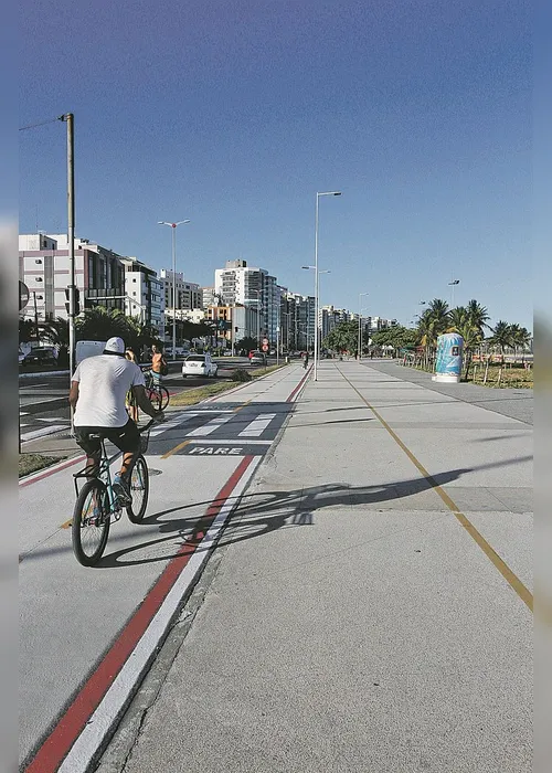 
          Imagem ilustrativa da imagem Ciclistas e pedestres em perigo
          