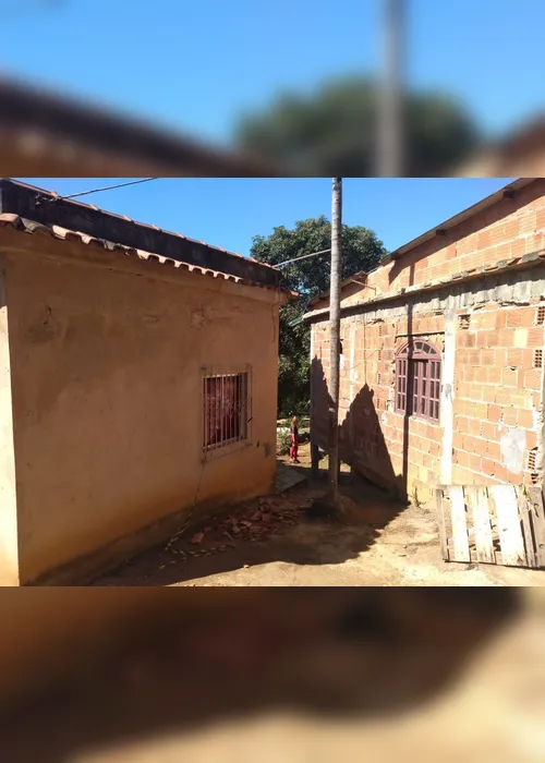 Imagem ilustrativa da imagem Pedreiro é morto após homens armados invadirem casas em Cariacica