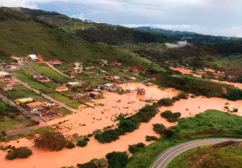 Parte de Santa Maria do Itabira foi inundada pelas chuvas