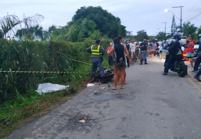 Motociclistas morreram na hora após baterem de frente em Itapemirim.