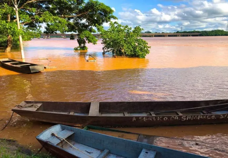 Rio Doce, em Linhares, ultrapassou a conta de inundação