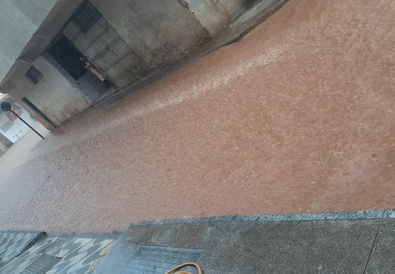Ruas de Alfredo Chaves alagadas após chuva