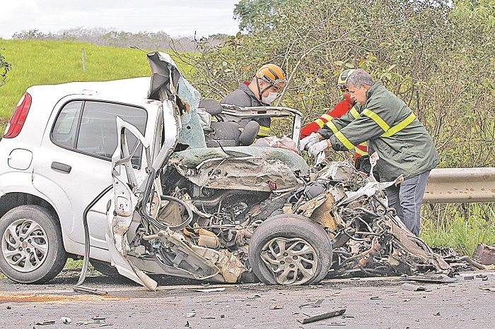 Acidente em rodovia: maioria das vítimas é atendida em hospitais públicos, conforme dados do Ministério da Saúde (Foto: Fábio Nunes - 23/11/2020)