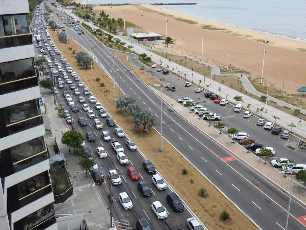 Lentidão na avenida Dante Michelini (Foto: Enviada por WhatsApp)