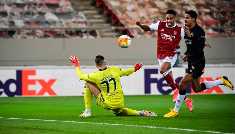 Aubameyang marca um dos gols do Arsenal (Foto: Divulgação / Arsenal.com)