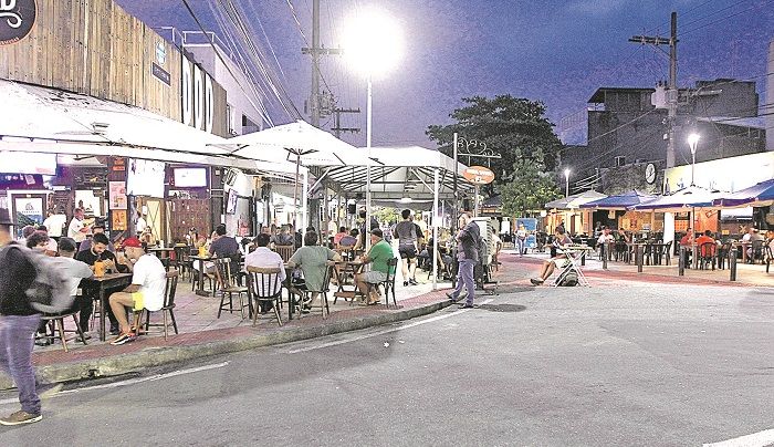 Bares no Triângulo, em Vitória: fiscalização será reforçada durante o período do Carnaval, segundo a prefeitura (Foto: Kadidja Fernandes - 11/ 12/2020)