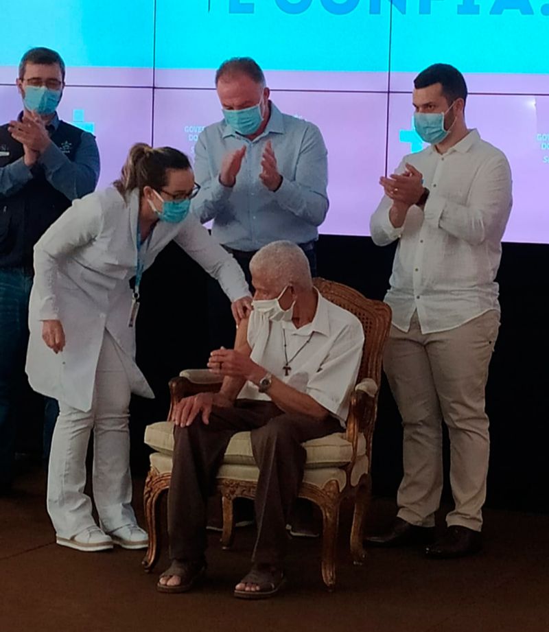 Cirilo Santana, de 90 anos, morador de Viana (Foto: Francine Spinassé / AT)