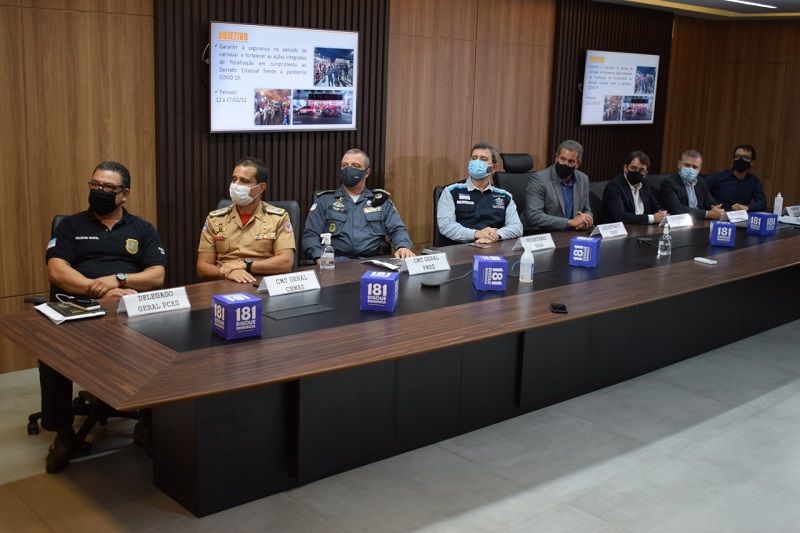 Representantes dos órgãos e secretarias que apresentaram o plano para o Carnaval 2021 (Foto: Divulgação/Sesp)