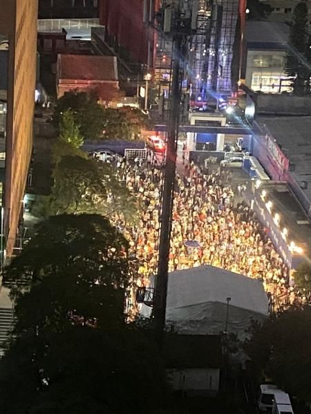 Fiscalização encerra culto evangélico com duas mil pessoas, em Curitiba (Foto: Bruna Ruediger/Divulgação)