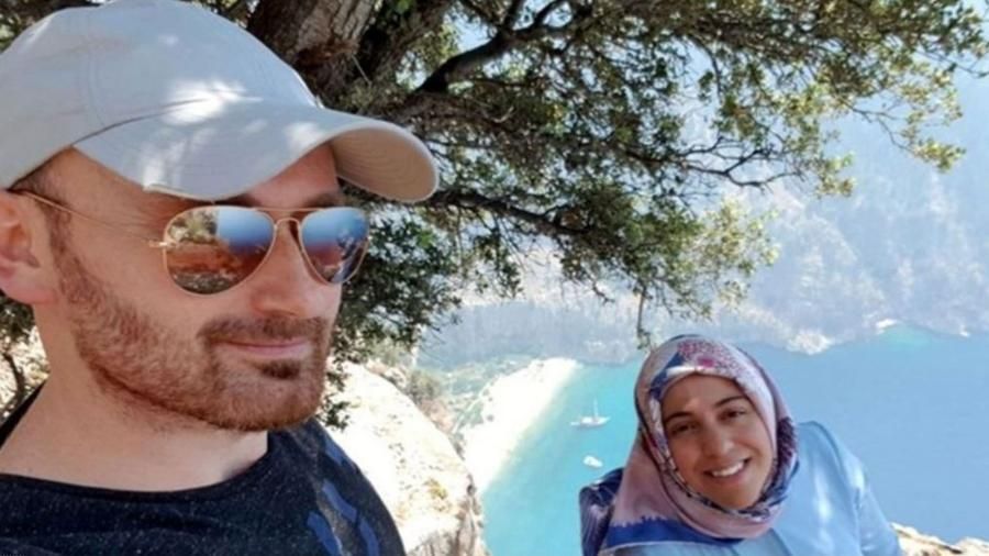 Hakan Aysal, de 40 anos, foi acusado de matar a mulher grávida ao empurrá-la de um penhasco (Foto: Reprodução/Tribunal Criminal Superior de Fethiye)