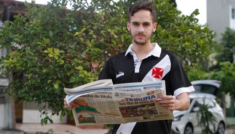 Lucas Nobre, torcedor do Vasco, aprovou a iniciativa de A Tribuna (Foto: Fábio Nunes / AT)