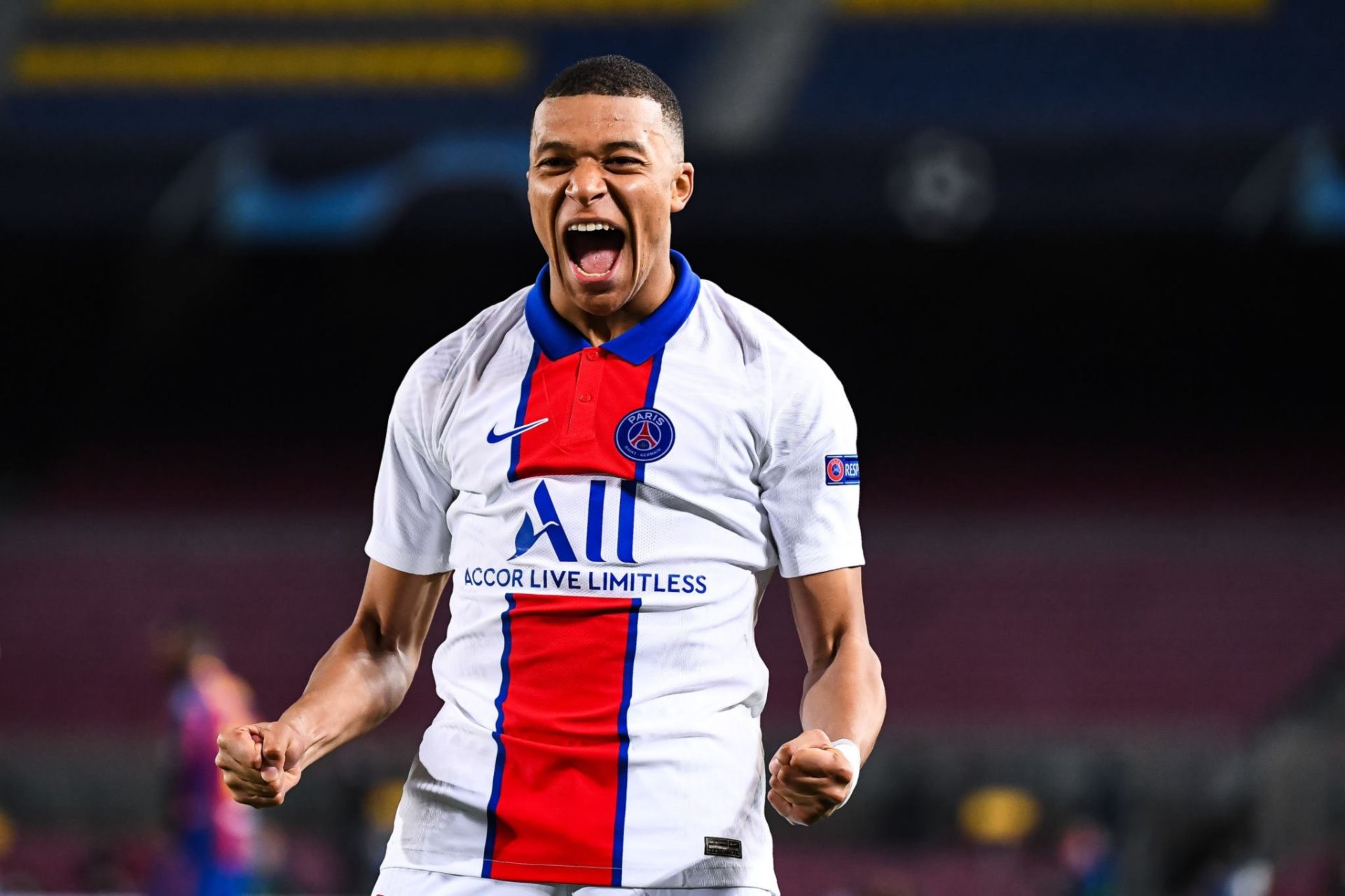 Mbappé marcou três gols na vitória do PSG sobre o Barcelona (Foto: Reprodução / Twitter)