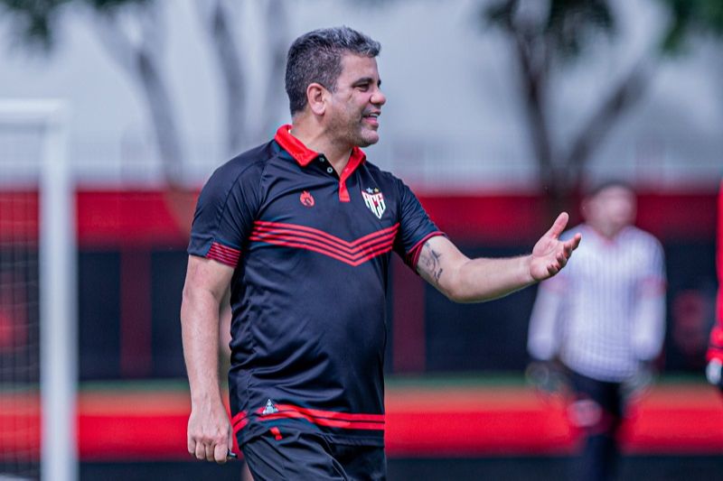 Com 54 anos, Cabo era técnico do Atlético Clube Goianiense (Foto: Heber Gomes/Atlético Clube Goianiense)